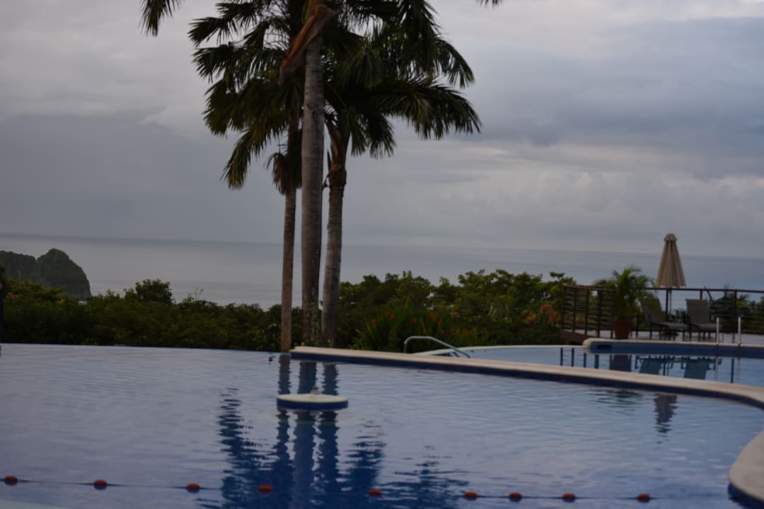 Pool Parador Resort & Spa
