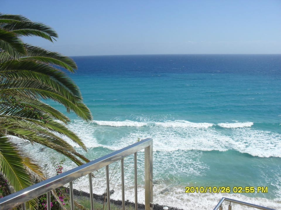 Vor der Treppe zum Strand SBH Club Paraiso Playa
