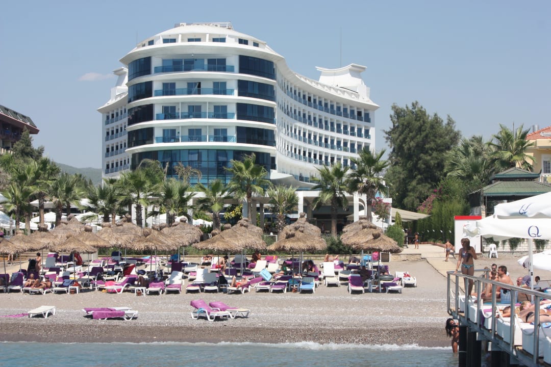 Vanaf de pier Q Premium Resort