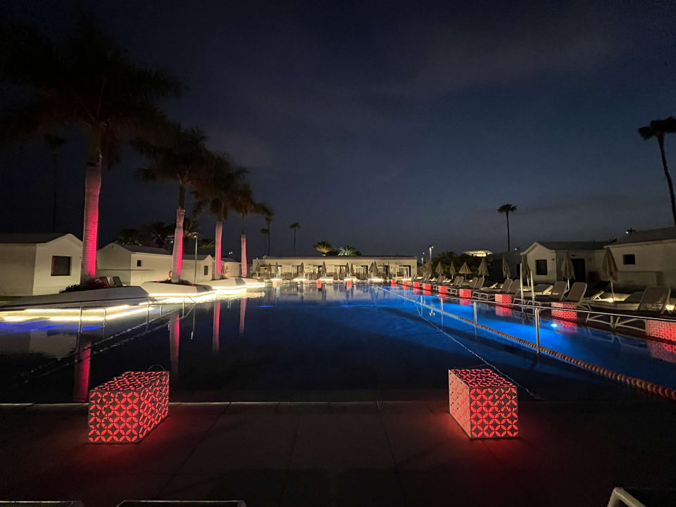 Pool Club Maspalomas Suites & SPA