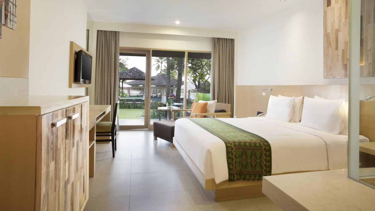 King Deluxe Pool Garden Nonsmoking Holiday Inn Resort Baruna Bali