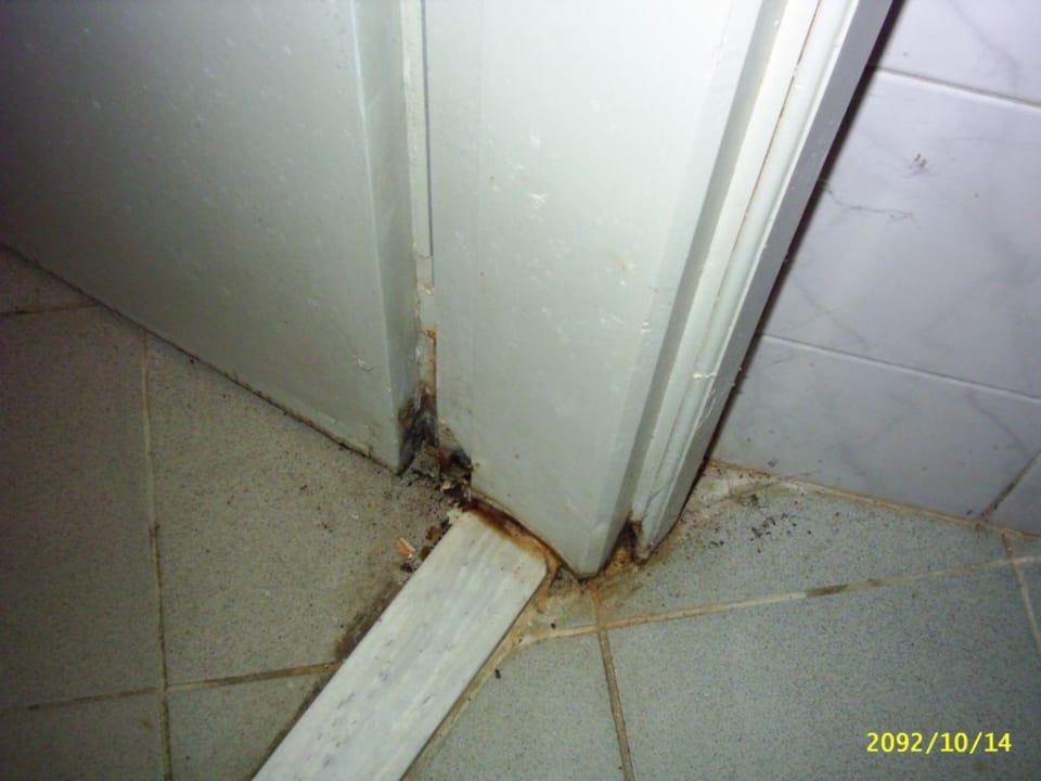 Türeingang zu den Duschen HARPIN Georgioupolis Resort Aquapark & SPA