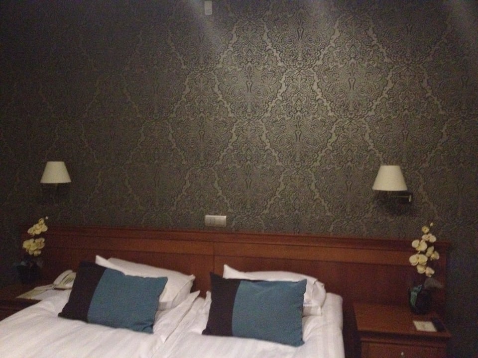 Gemütliches Bett Diamant Hotel