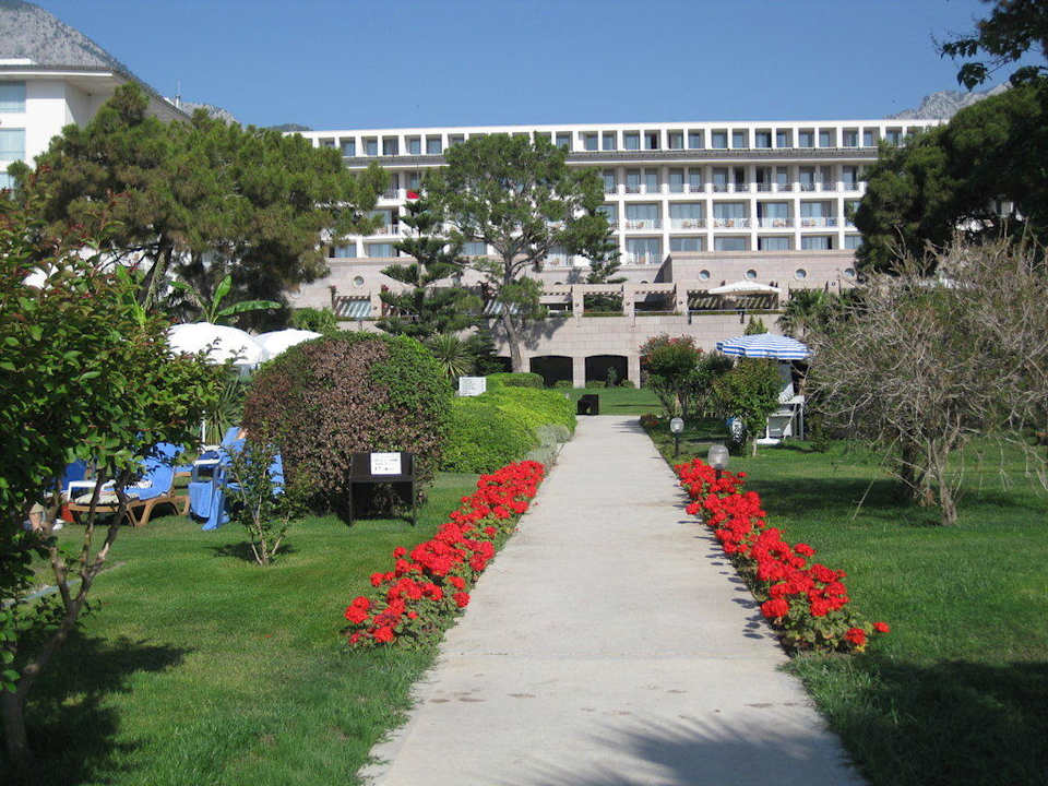 Blick vom Wasser aufs Hotel Kilikya Palace Göynük