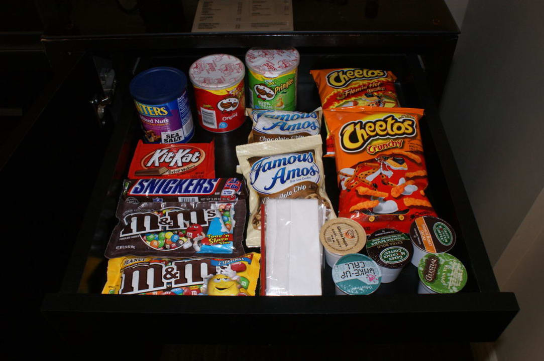 Minibar Hotel Hollywood Roosevelt