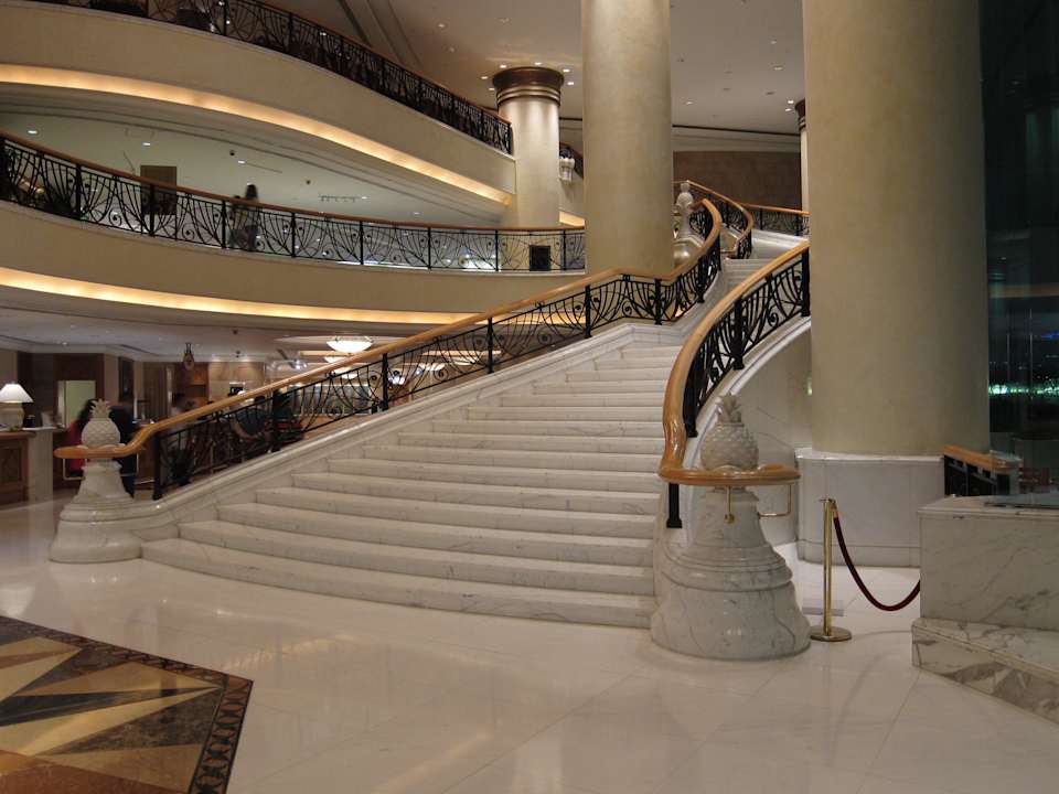 Freitreppe Harbour Grand Kowloon