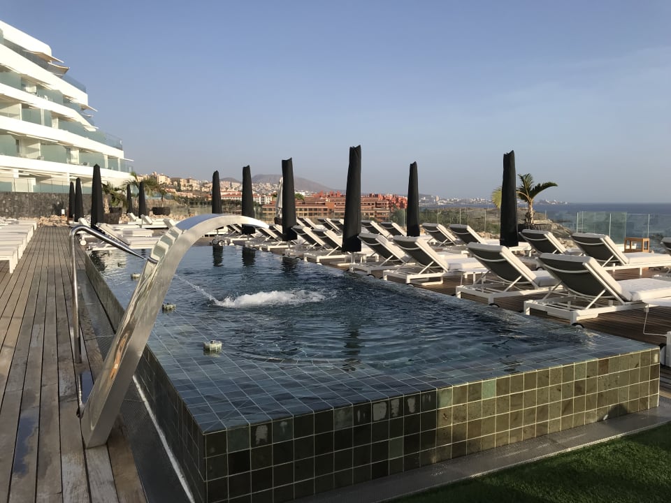 Pool Royal Hideaway Corales Suites