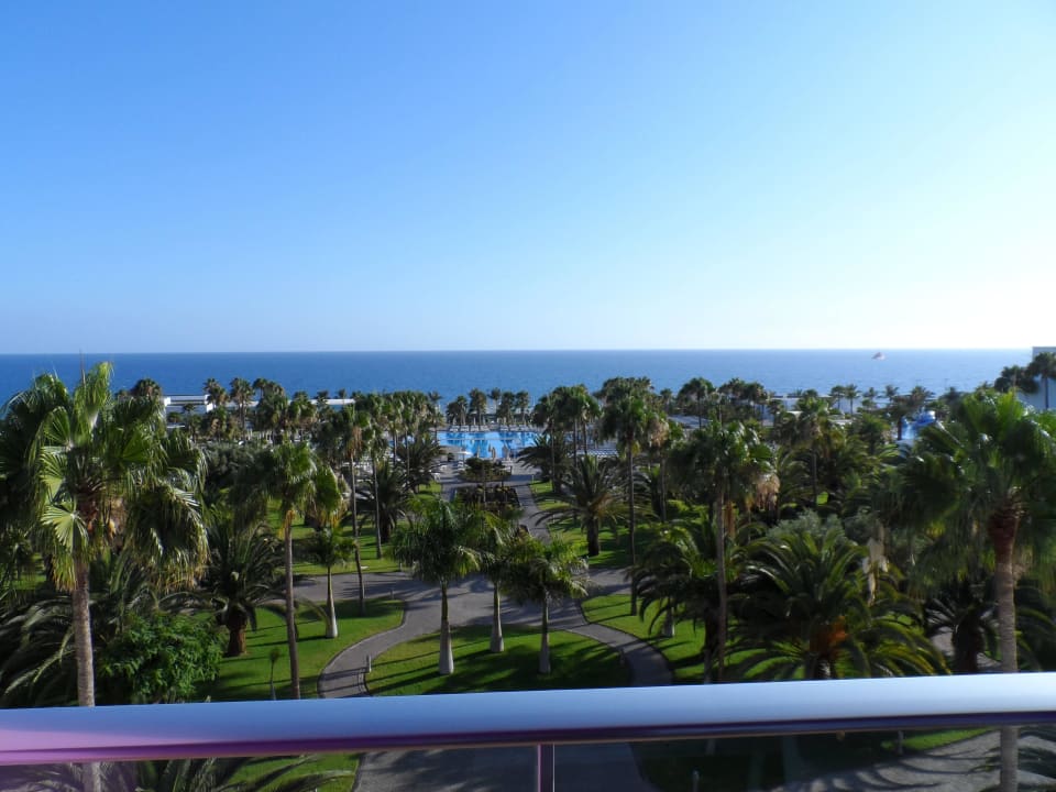 Blick über die Gartenanlage zum Meer Hotel Riu Gran Canaria