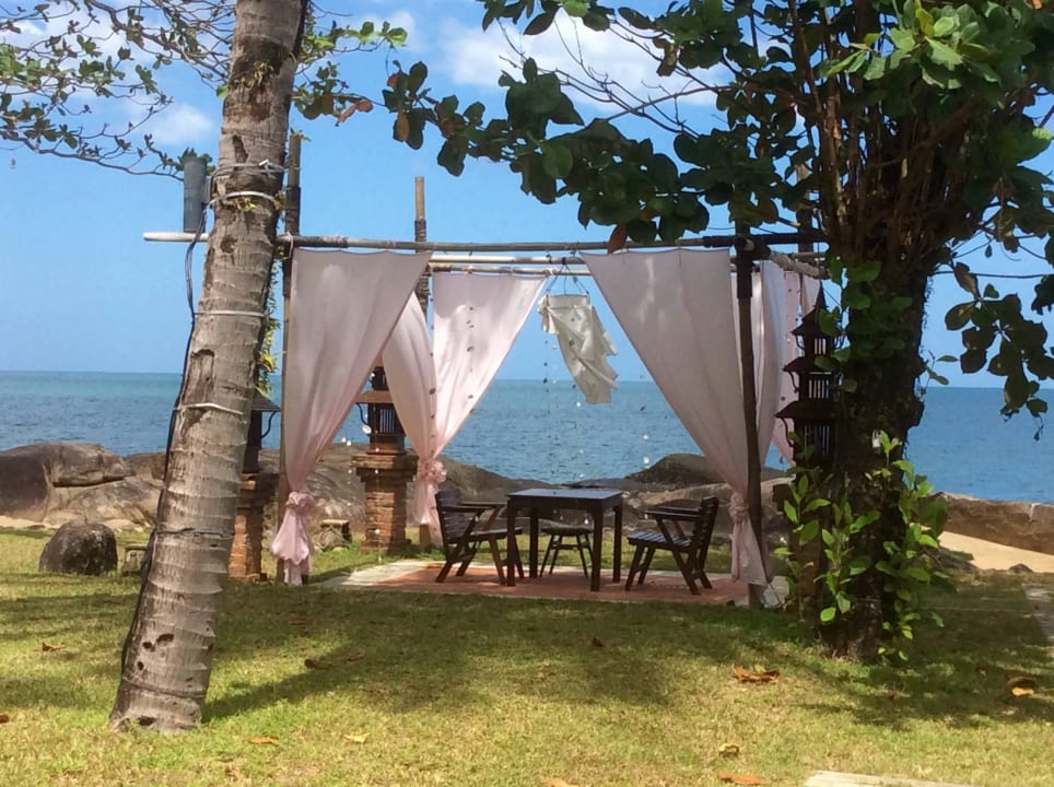 Hier kann man am Abend essen  Khaolak Laguna Resort