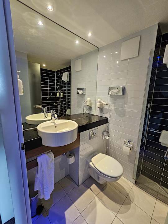 Zimmer Holiday Inn Express Friedrichshafen