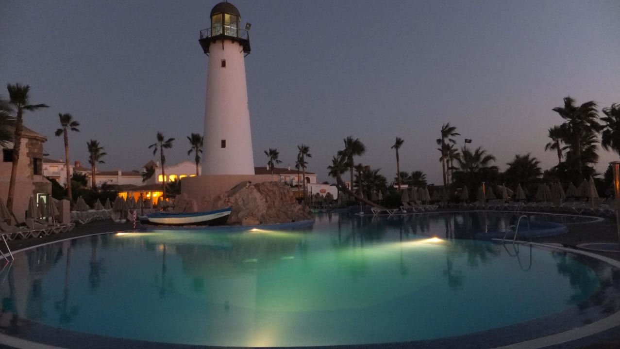 Der Leuchtturm abends Hotel Riu Chiclana