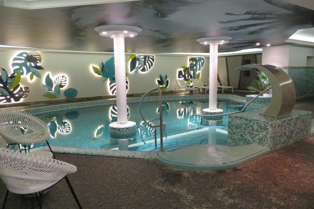 Pool Gewandhaus Dresden, Autograph Collection