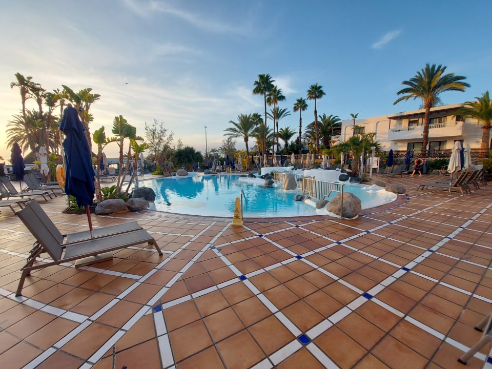 Pool Corallium Beach by Lopesan Hotels - Adults only