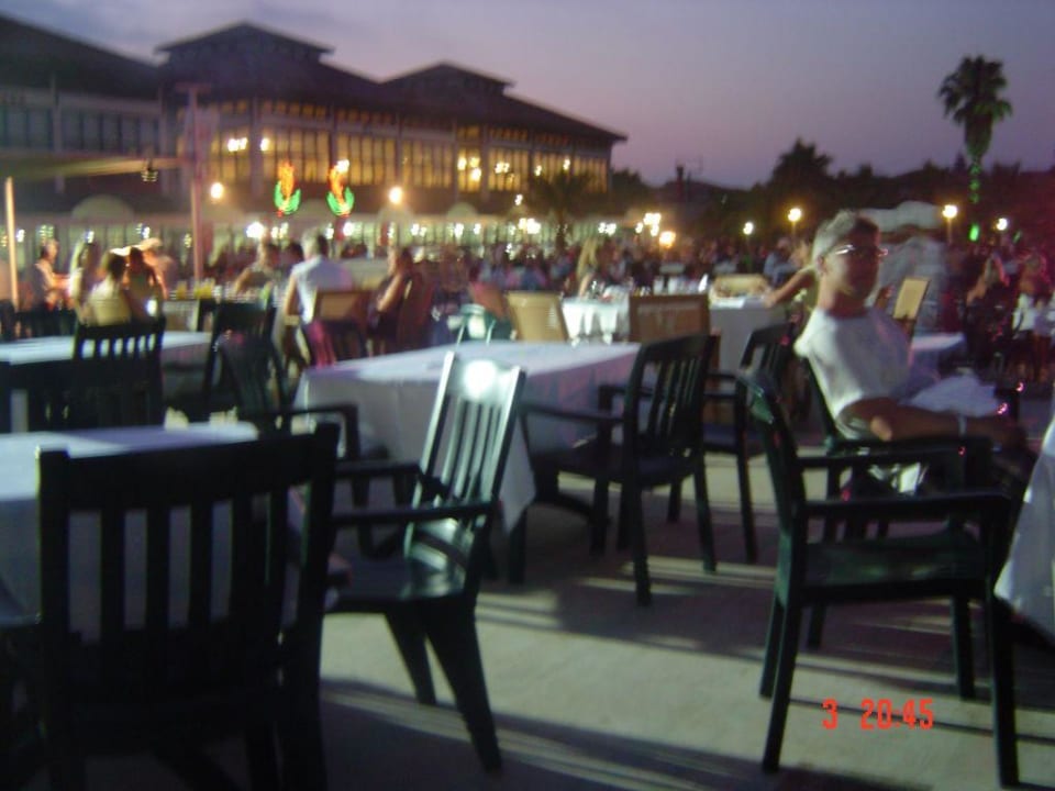 Abendessen am Pool Hotel Club Nena