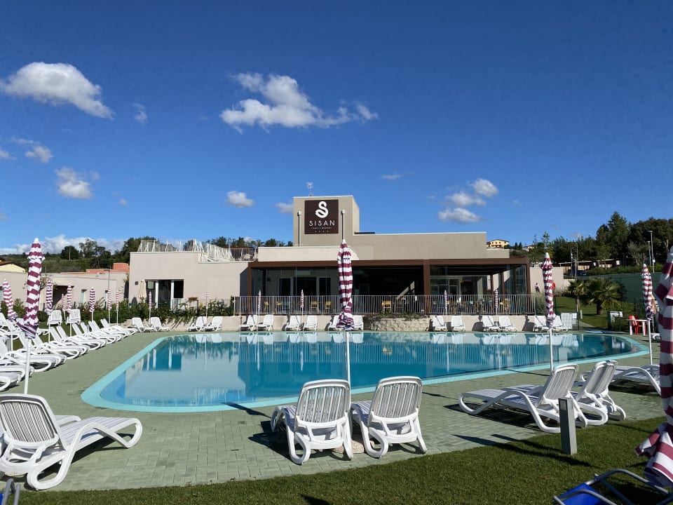 Pool Sisan Family Resort