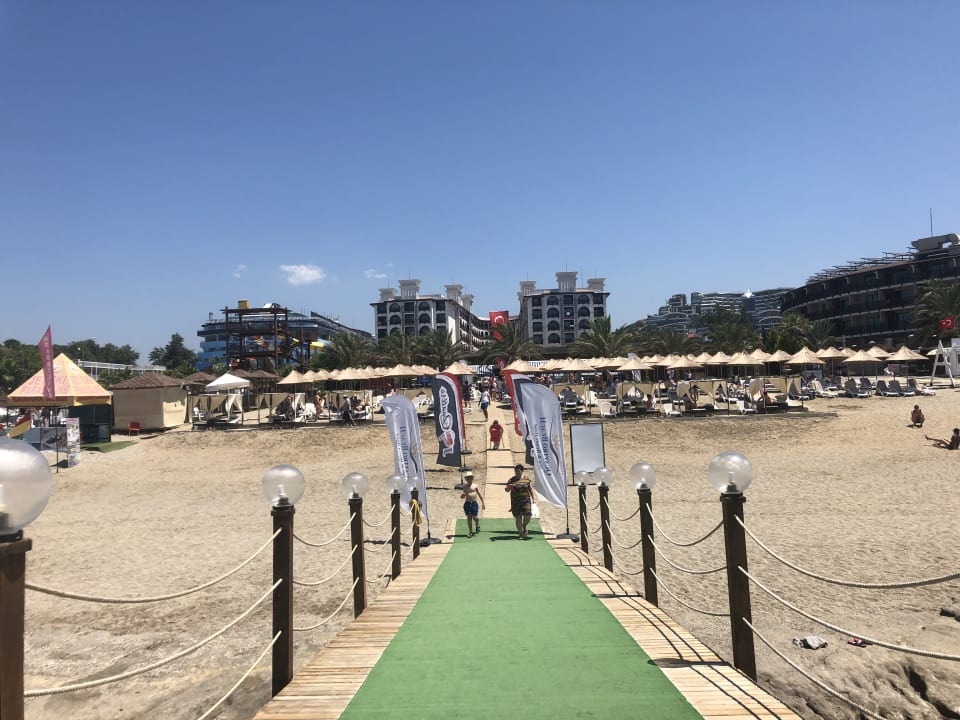 Strand Quattro Beach Spa & Resort