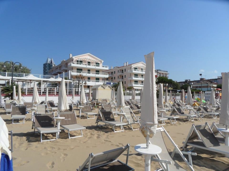 Hoteleigener Strand Eden Hotel