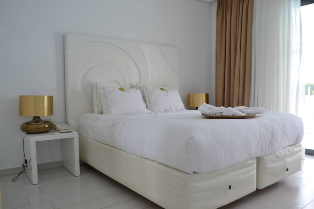 Double Diamond Deluxe Hotel & SPA