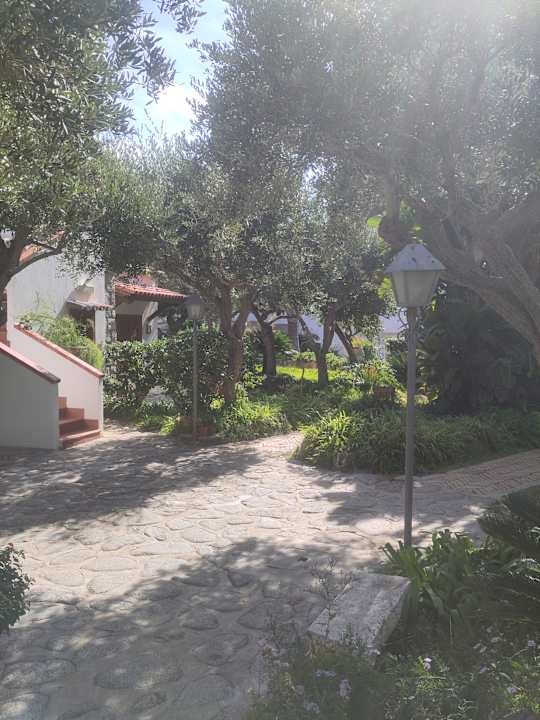 Gartenanlage Le Roccette Mare Beach Hotel & Restaurant