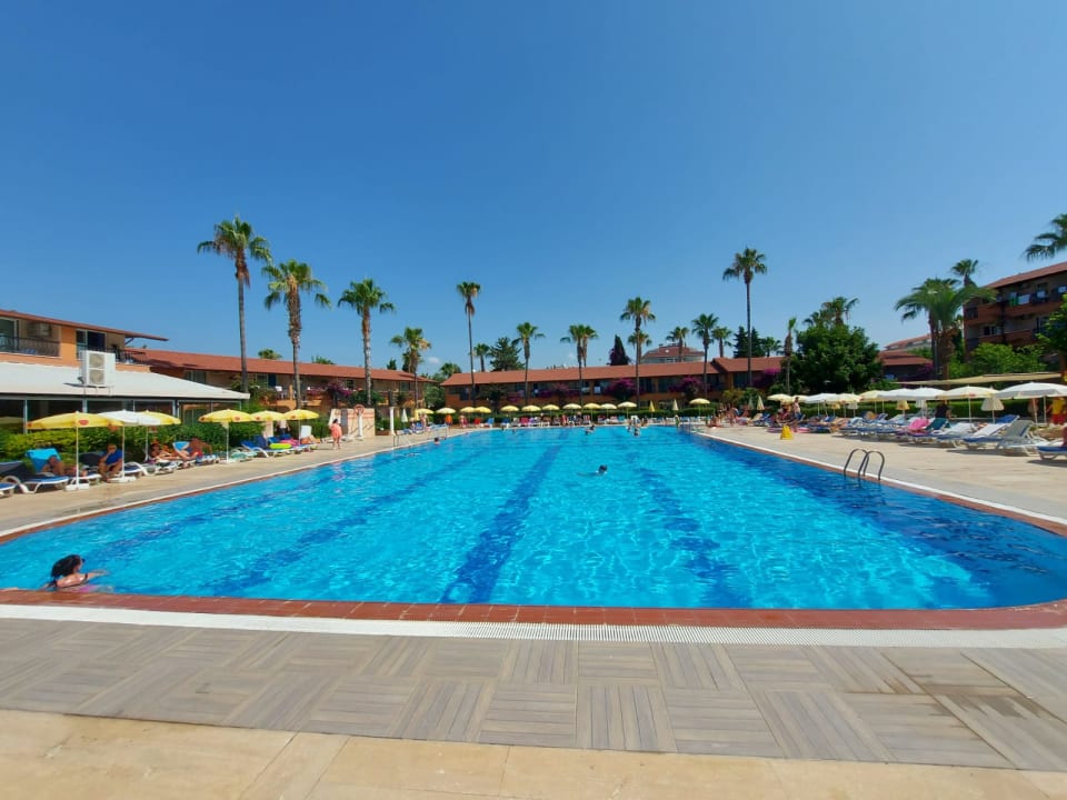 Pool Club Turtas Beach Hotel