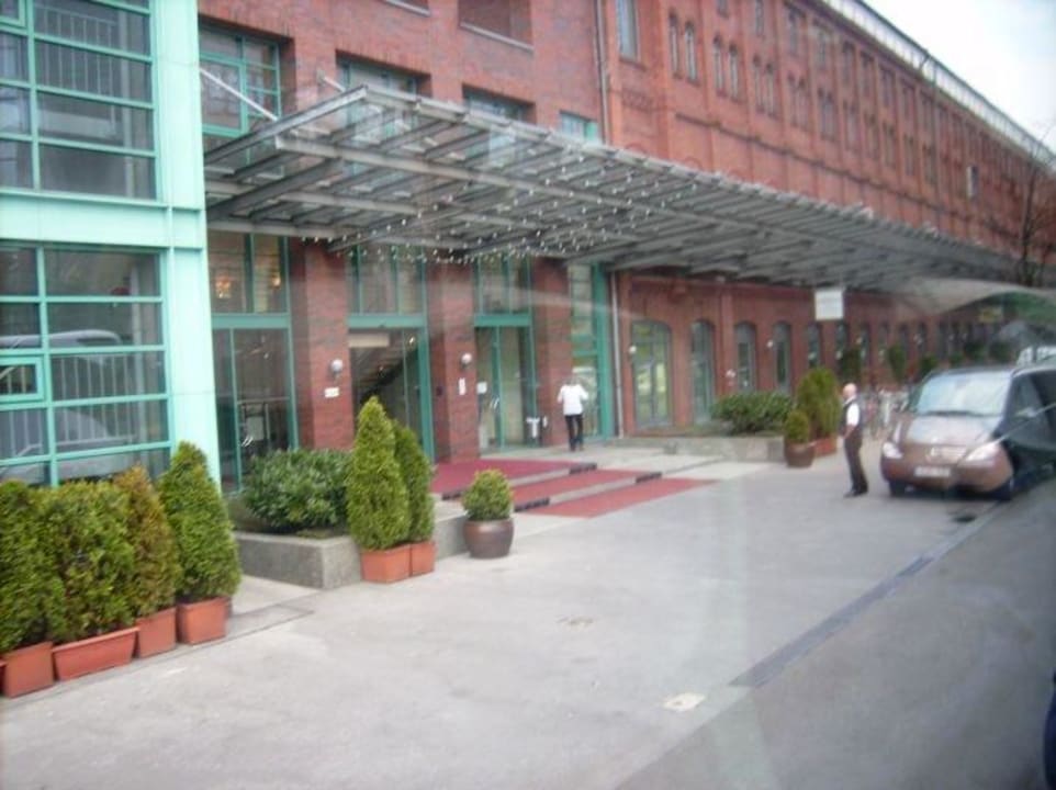 Eingang AMERON Berlin ABION Spreebogen Waterside