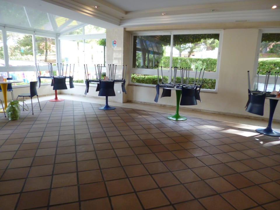Sitzgelegenheiten in der Snack Bar MLL Palma Bay Club Resort