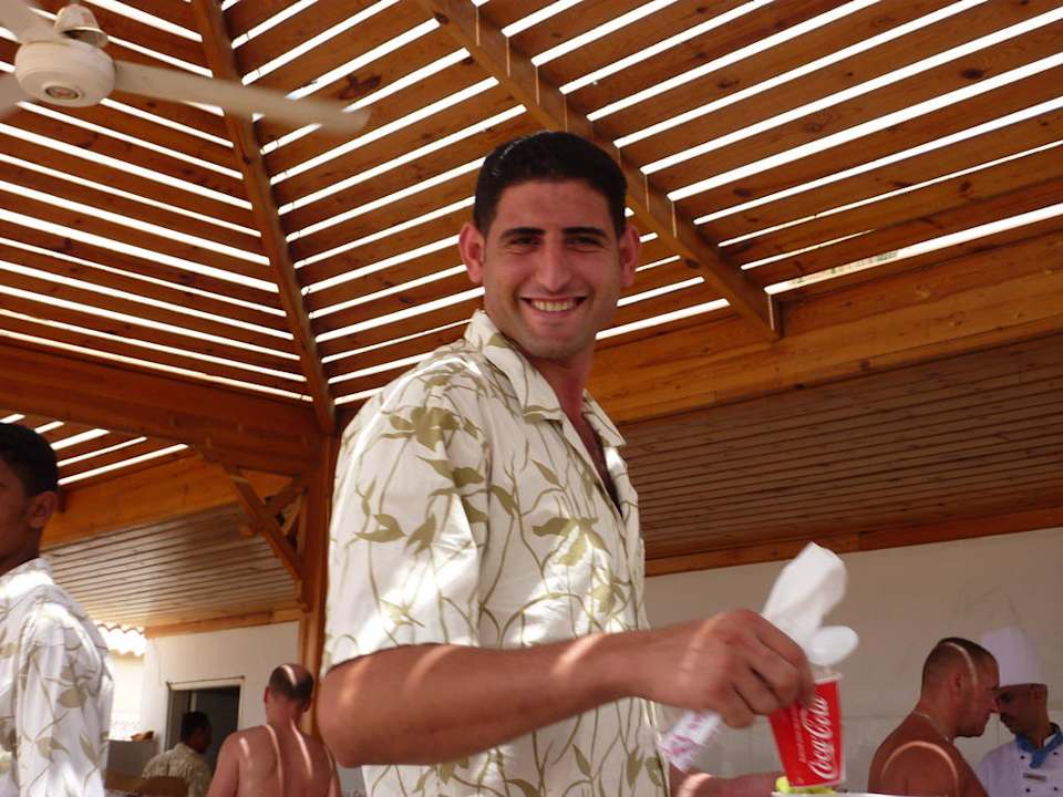 Unser netter Barkeeper Pickalbatros Alf Leila Wa Leila Resort - Neverland Hurghada