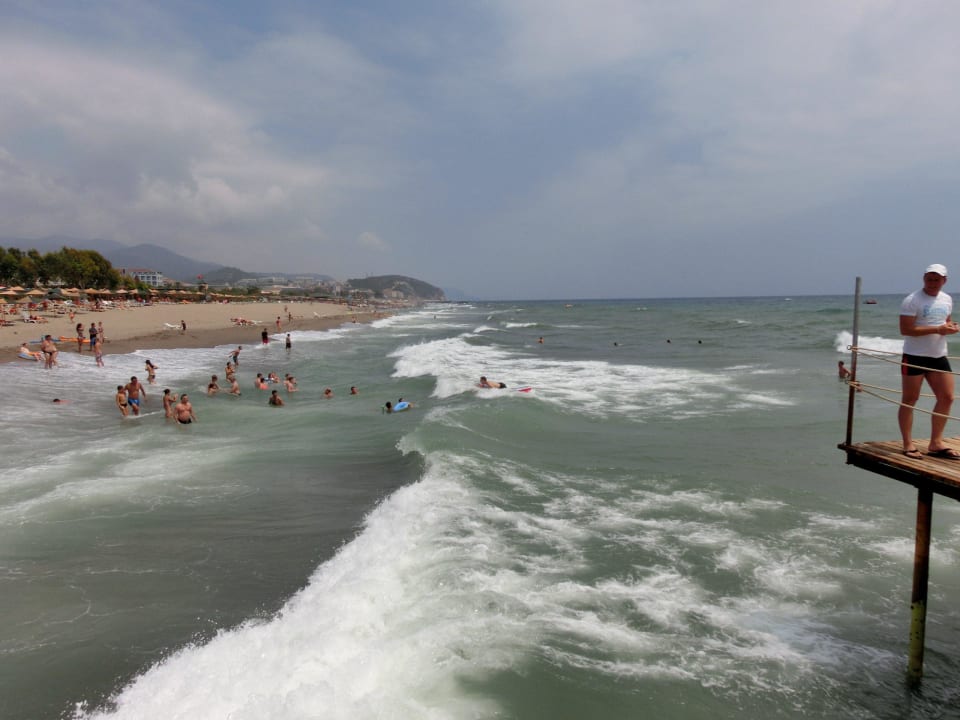 Große Wellen!  Hotel Titan Select