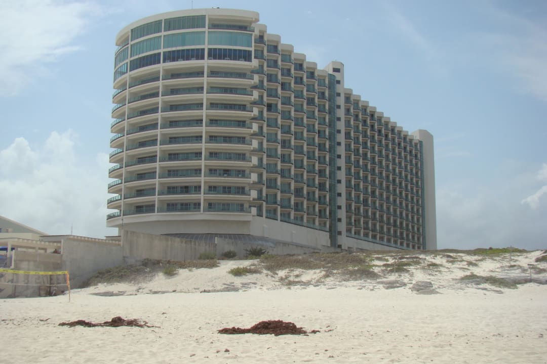 Jak statek Seadust Cancun Family Resort