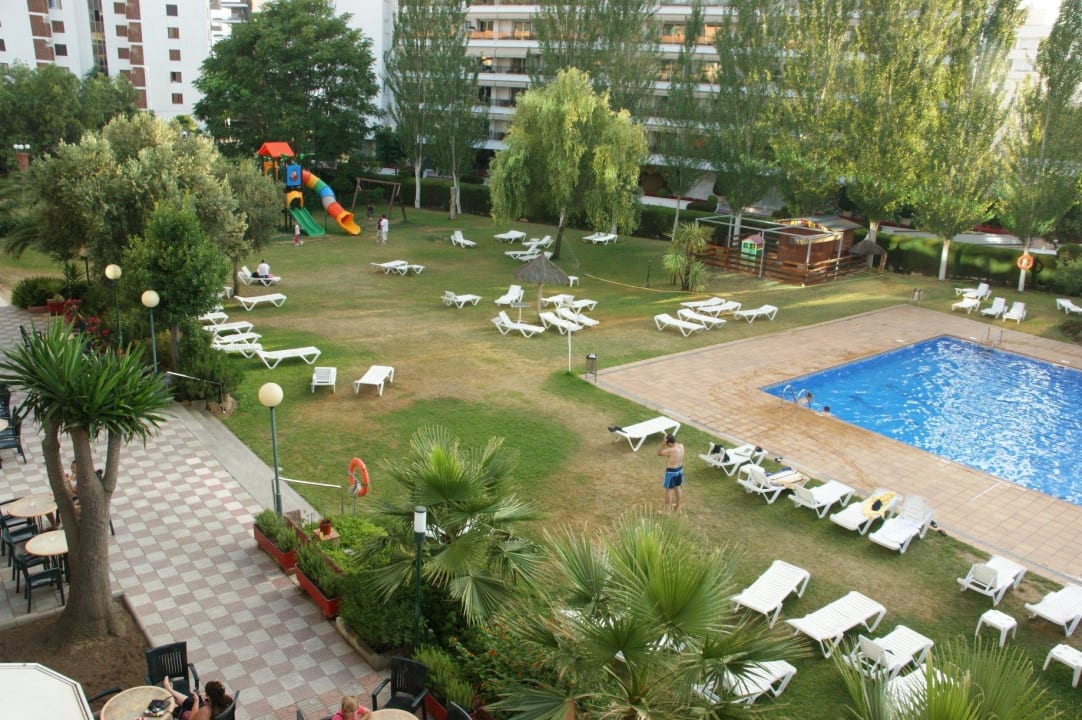 Takie są ogrody i basen Hotel Surf Mar