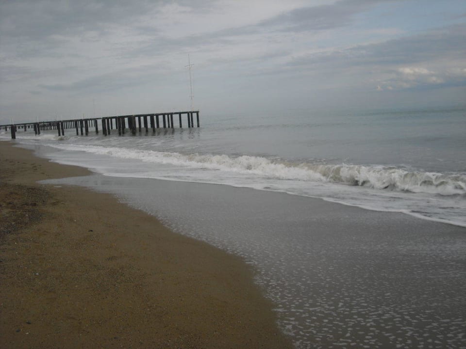 Strand Royal Wings Hotel