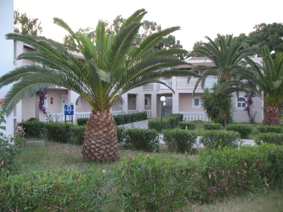 Hotel Sandy Beach Resort