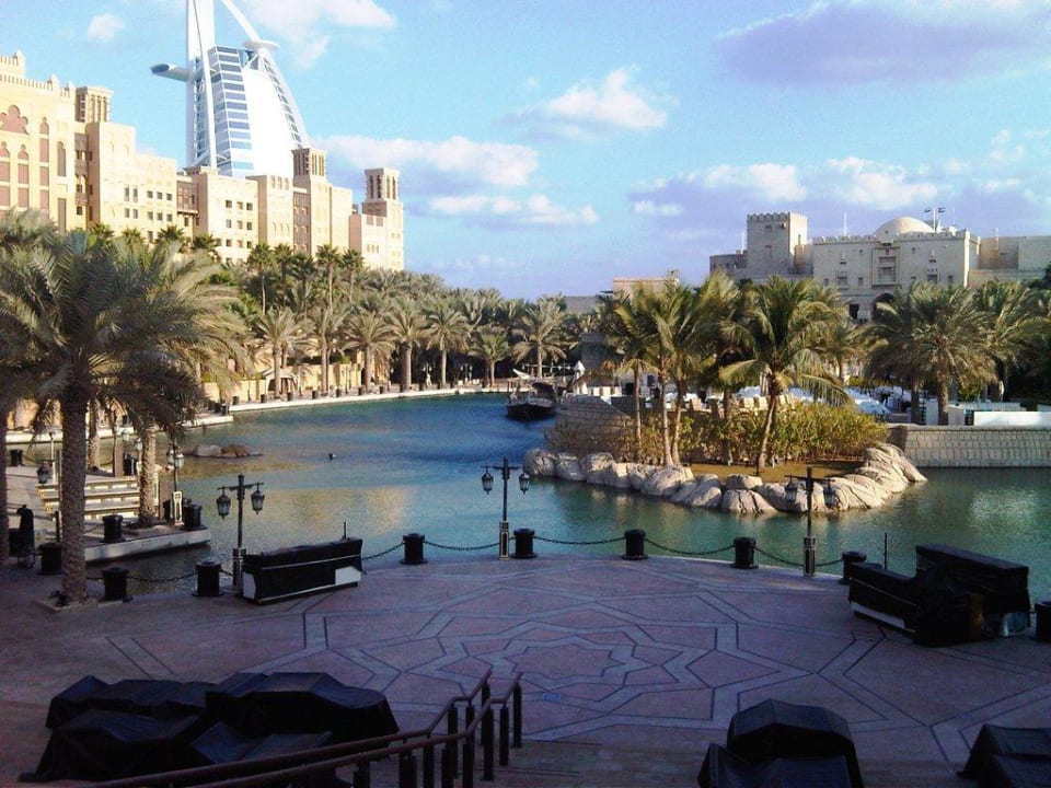Blick auf See, Madinat und Burj Al Arab Jumeirah Al Qasr