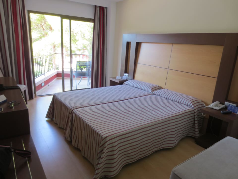 2 Einzelbette mit Räder Hotel Pabisa Chico