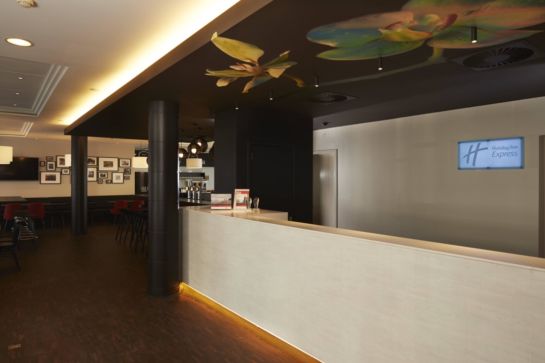 Reception desk Hotel Holiday Inn Express Hasselt