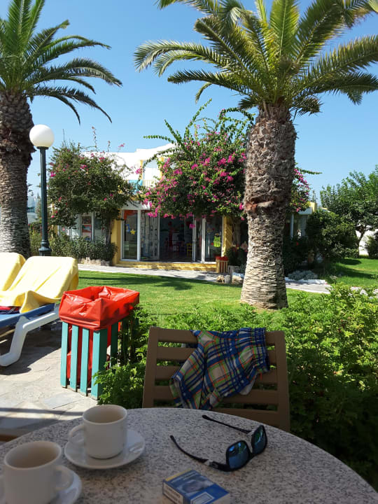 Blick von der Poolbar auf den Miniclub Mastichari Bay Hotel