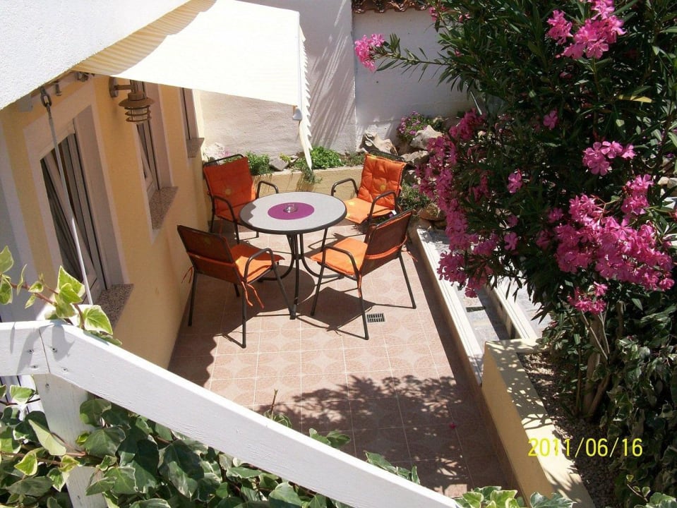 Apartment 2: Terrasse inklusive Sitzmöbel Apartments Nena & Marko