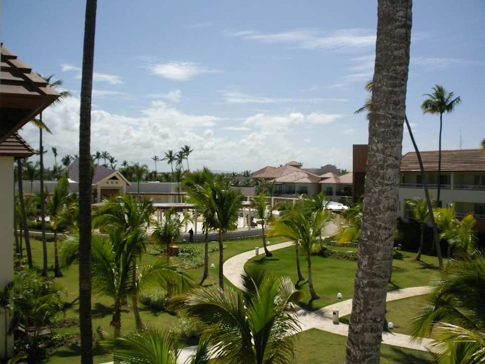 Innenareal mir Blick zur Lobby Secrets Royal Beach Punta Cana - Adults only