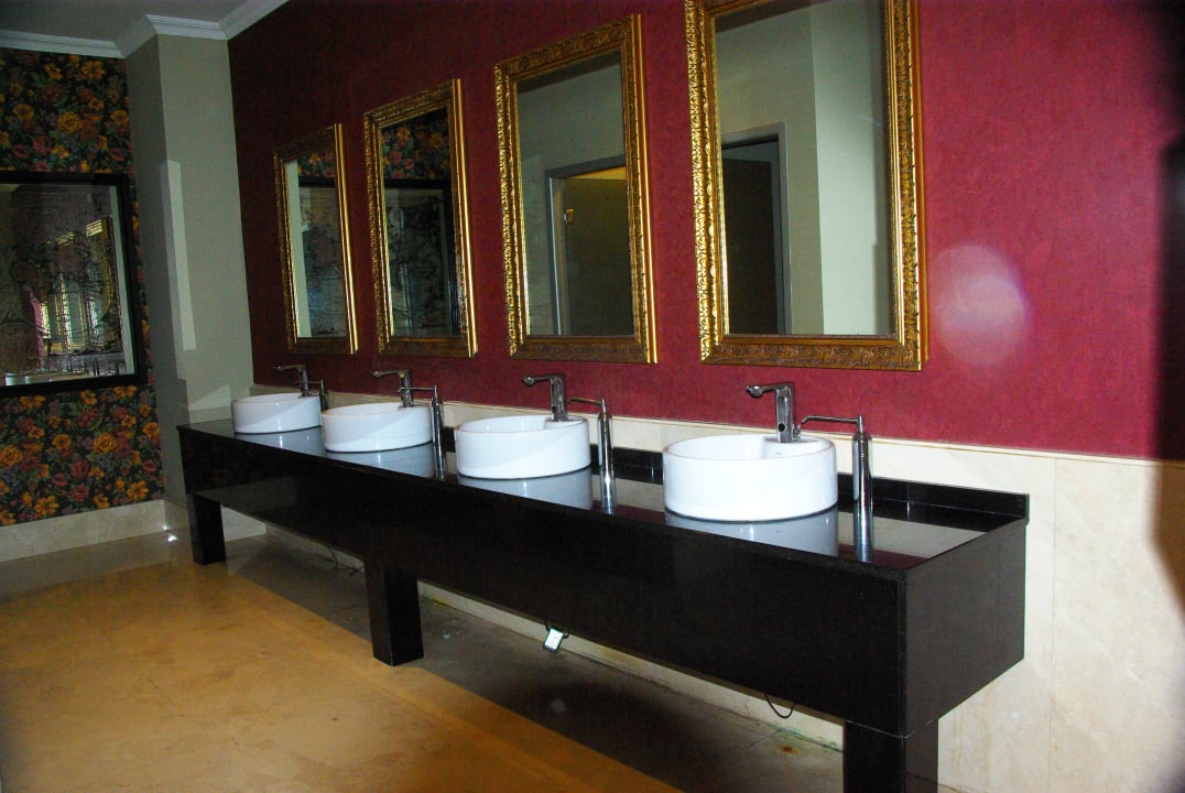 Sonstiges Well Palace Side