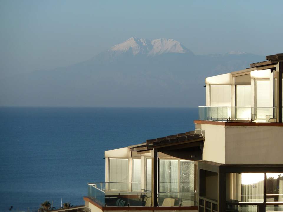 Schneebedecken Gipfel Limak Lara Deluxe Hotel & Resort