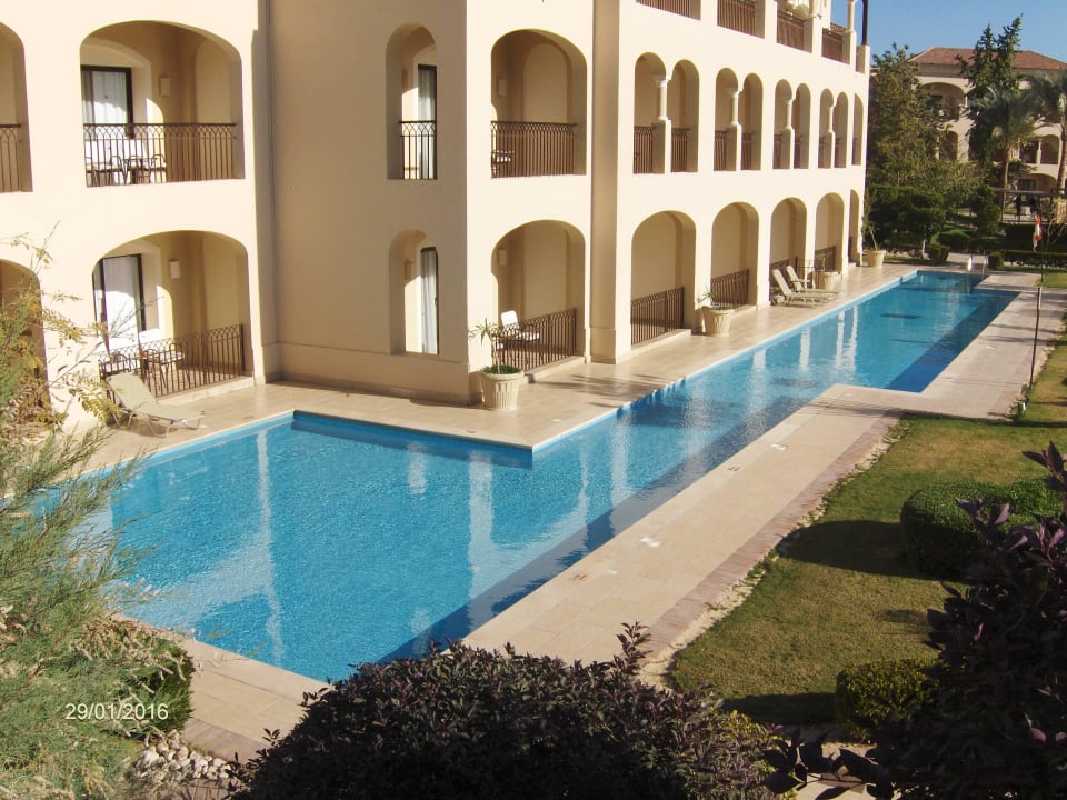Swim up pool JAZ Aquamarine Resort