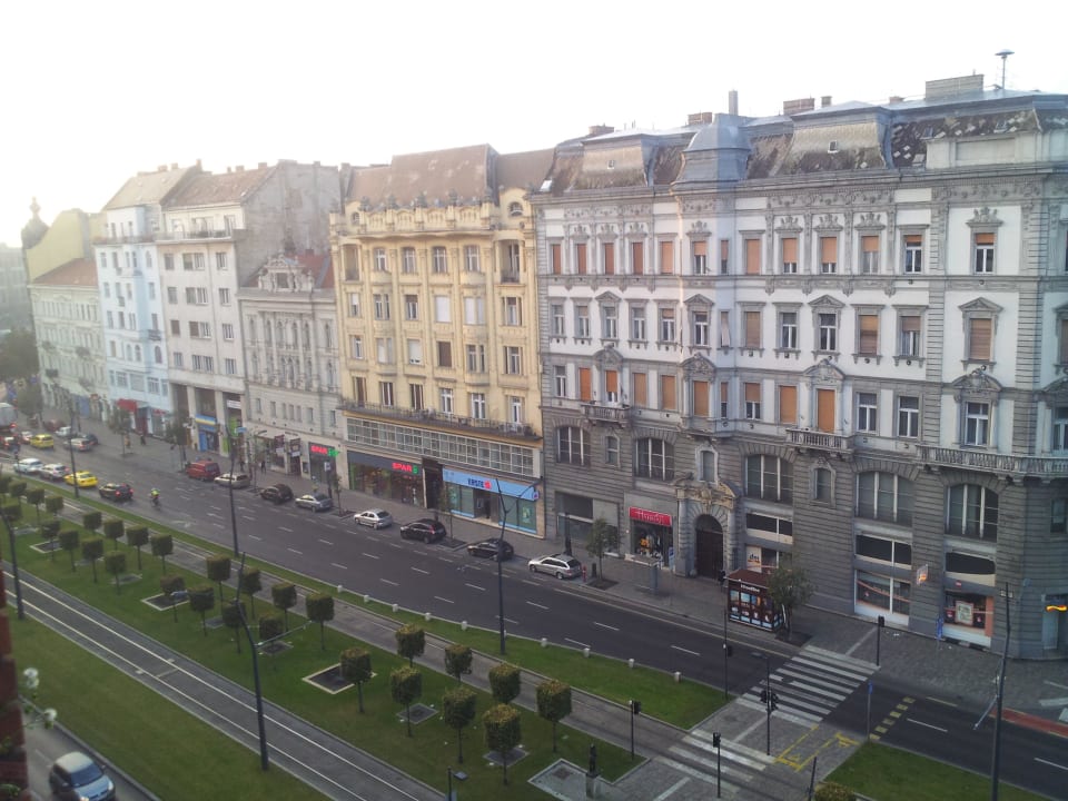 Вид из окна Florin Apart Hotel