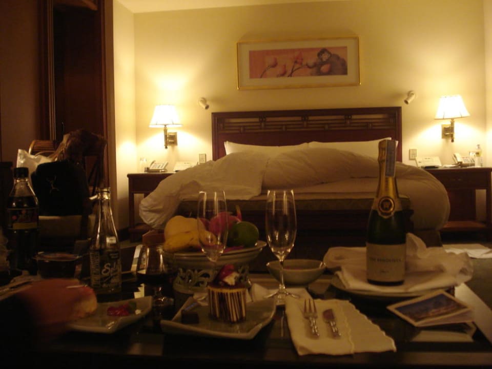 Zimmer mit Obst und Sekt zur Begrüßung Hotel The Peninsula Bangkok