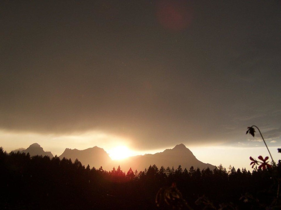 Sonnenuntergang Familienbauernhof Grossgrub