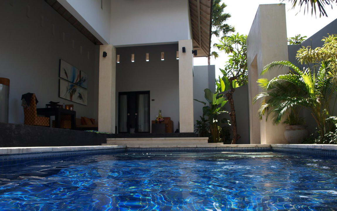 Pool mit Blick auf die Terrasse The Seminyak Suite - Private Villa