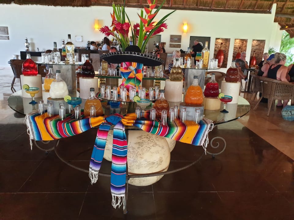 Lobby Akumal Bay Beach & Wellness Resort