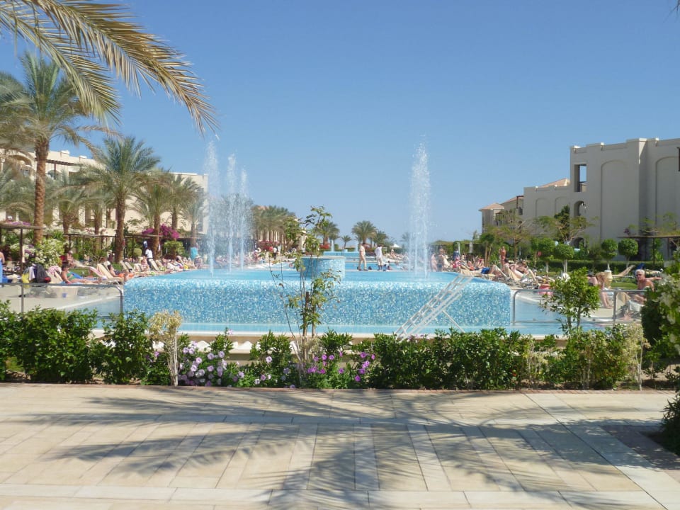 Noch ein Pool... JAZ Aquamarine Resort