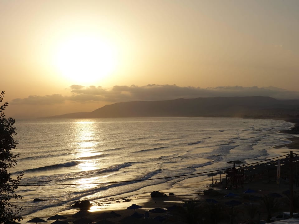 Sonnenaufgang vom Balkon aus  Hotel Corissia Princess