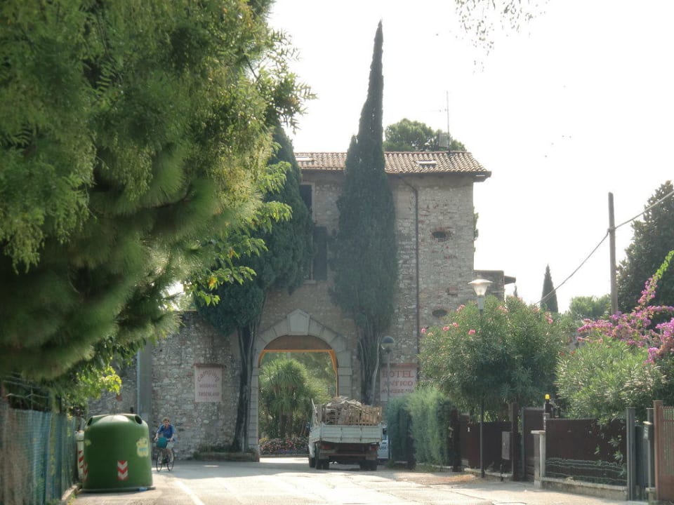 Eingangstor zum Hotel Hotel Antico Monastero