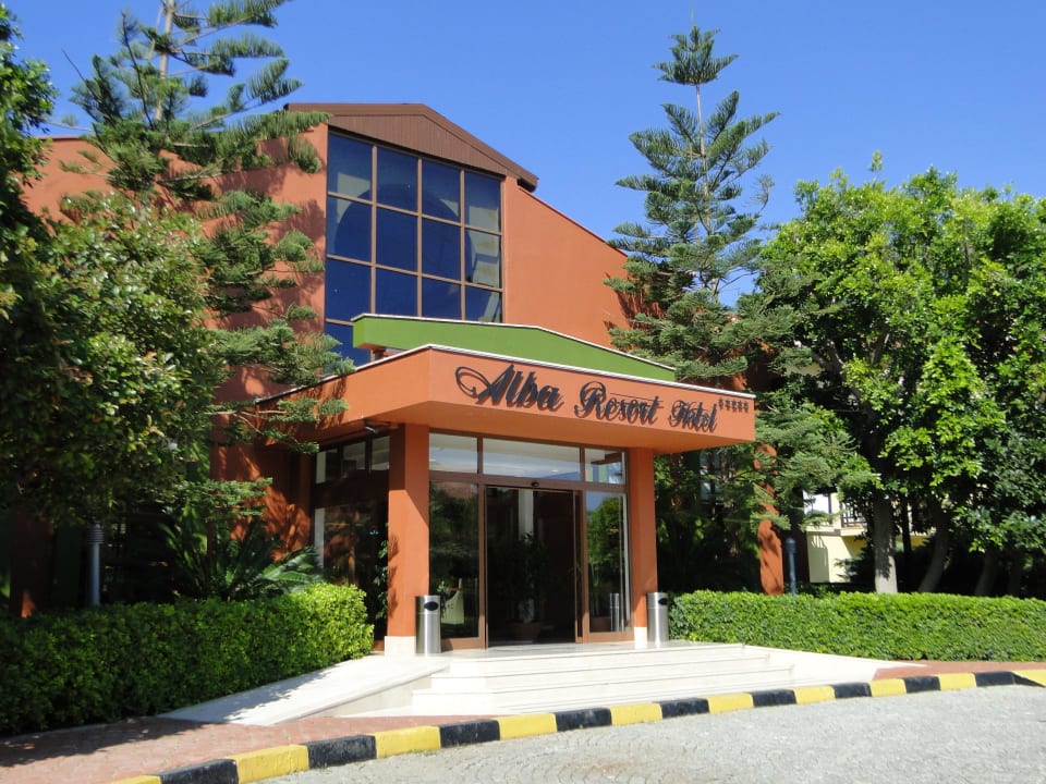 Eingang Alba Resort Hotel
